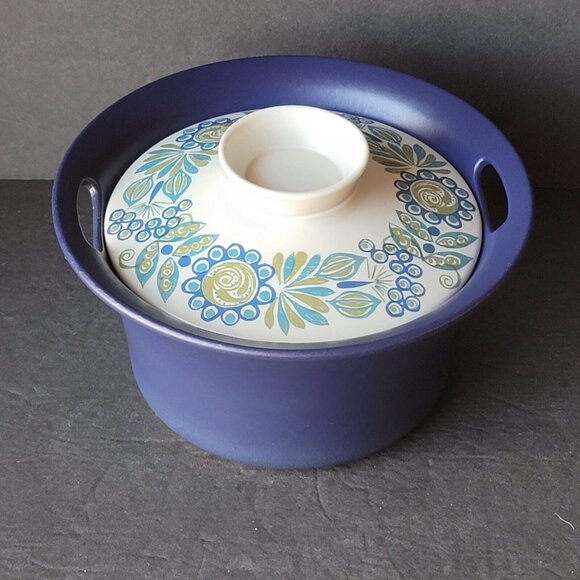 Figgjo Norway 'TOR VIKING'  flameware casserole with lid  8" MCM Blue Floral - Picture 1 of 6